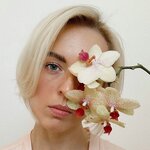 Vikki G.