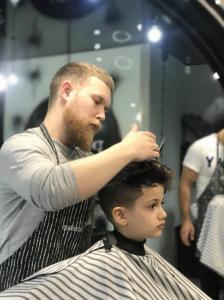 Фотография T. Shelby Barbershop 5